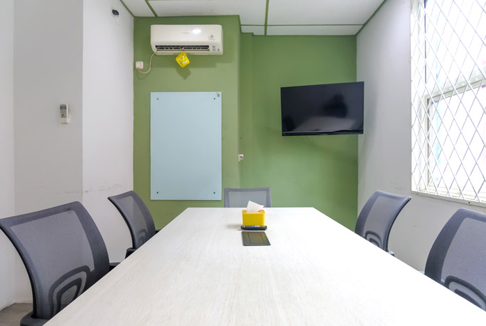 Meeting Room Photo 2