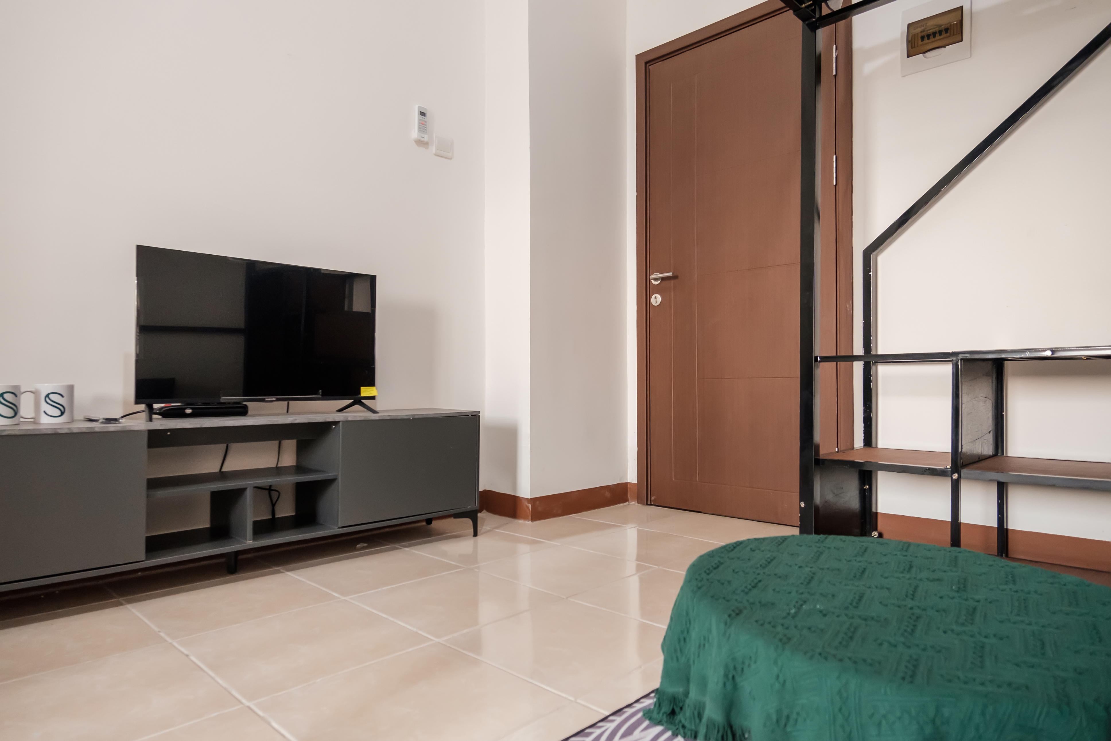 Mirea Studio P001 Photo 7